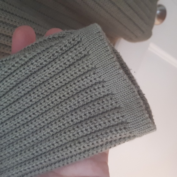 Geoffrey Beene Sport womens size L olive green sweater - Picture 4 of 5